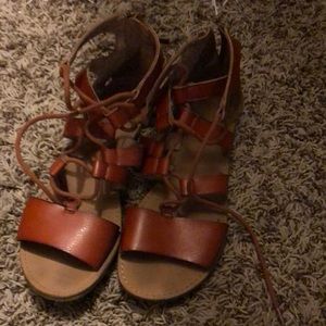 American eagle sandals